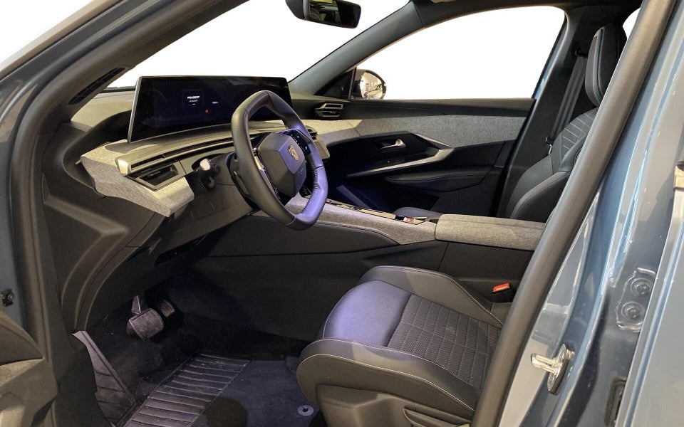 Peugeot e-5008 77 Allure 7prs 5d