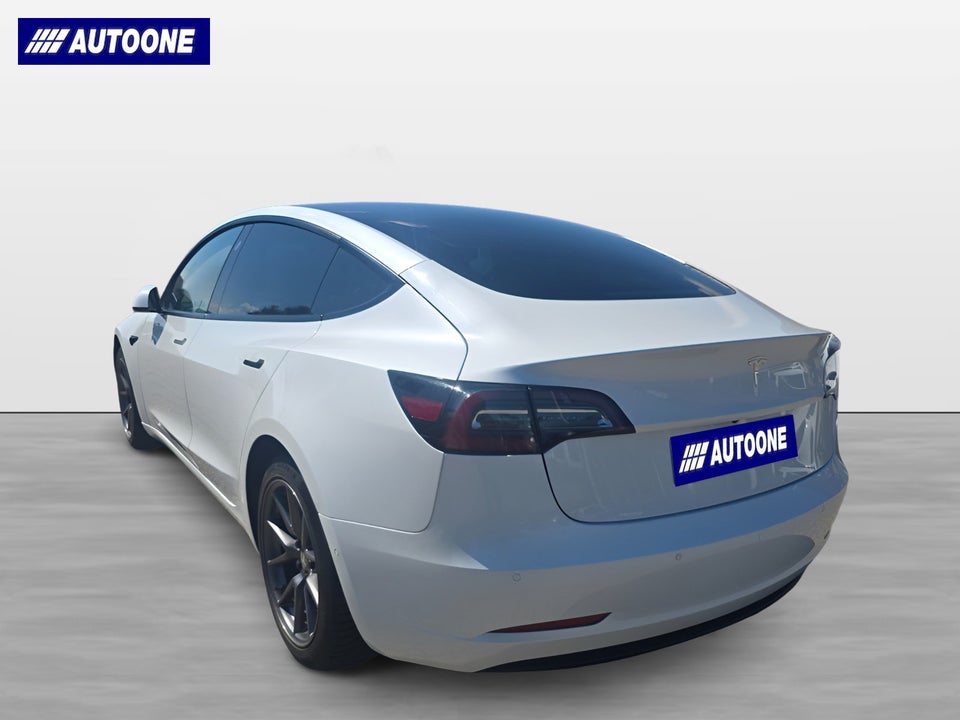 Tesla Model 3 Standard Range+ RWD 4d