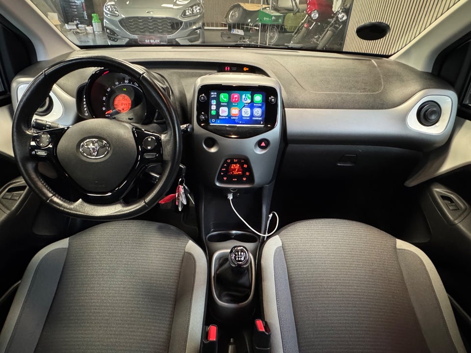 Toyota Aygo 1,0 VVT-i x-press 5d