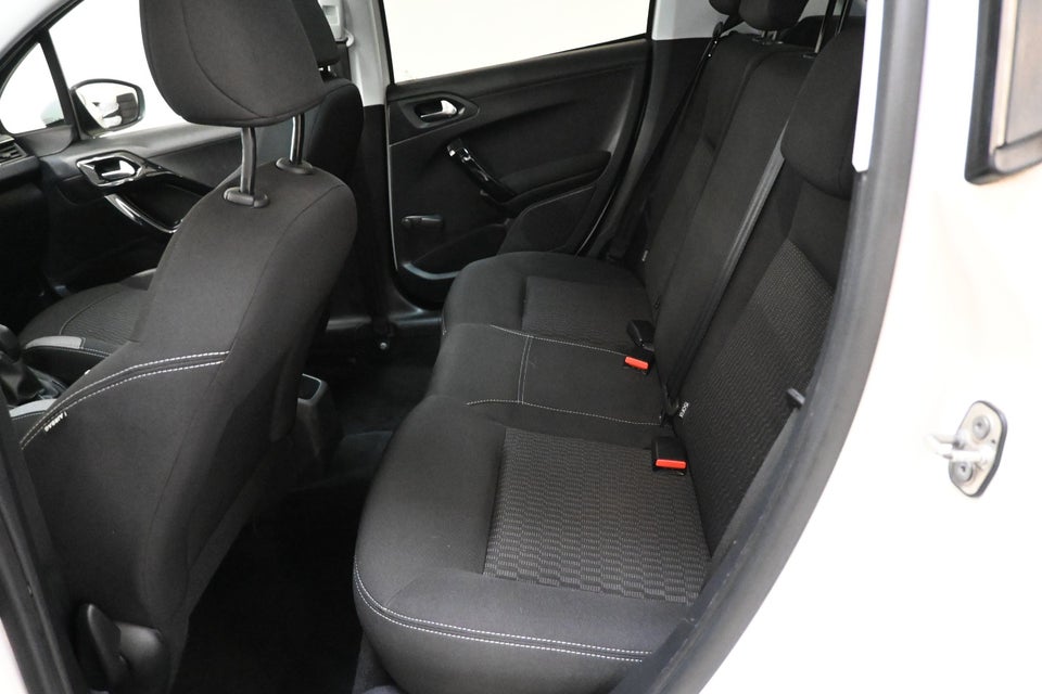 Peugeot 208 1,6 BlueHDi 100 Chili Sky 5d