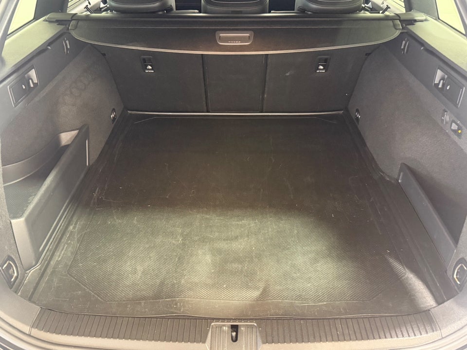 VW Passat 2,0 TDi 150 R-line Variant DSG 5d