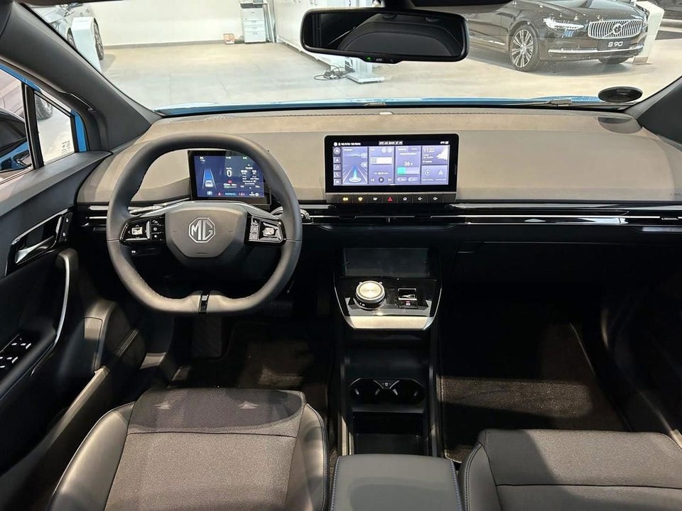 MG 4 77 Luxury Extended Range 5d