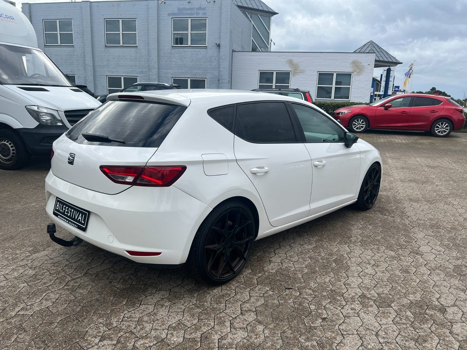 Seat Leon 1,6 TDi 105 Style ST 5d