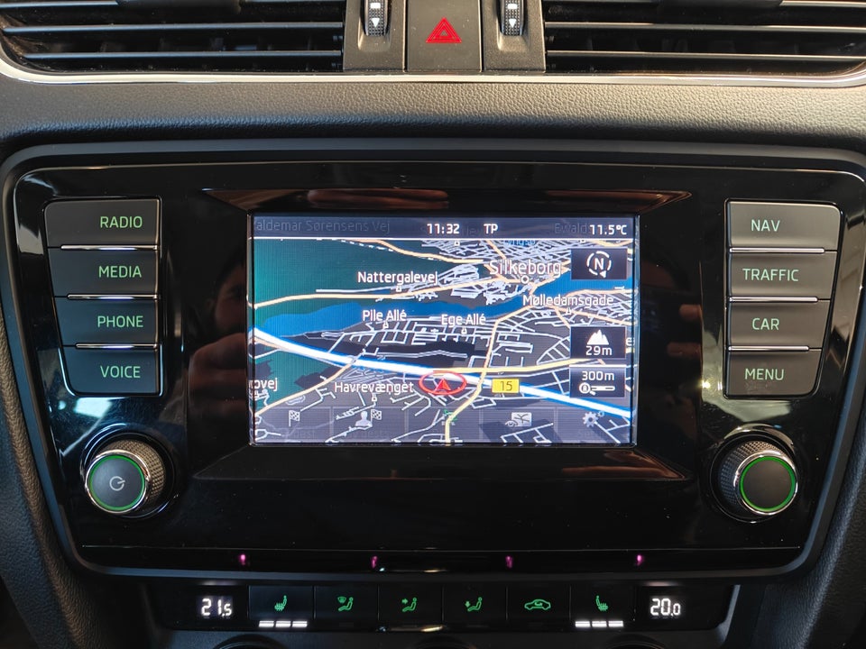 Skoda Octavia 1,6 TDi 105 Elegance Combi DSG 5d