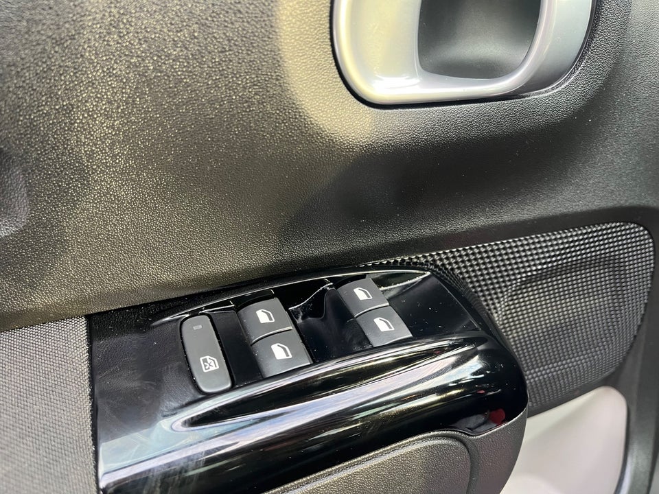 Citroën C3 1,2 PureTech 83 Shine 5d