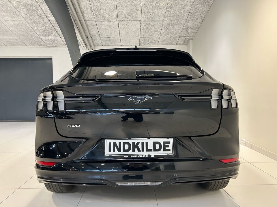 Ford Mustang Mach-E 70 Premium Standard Range AWD 5d