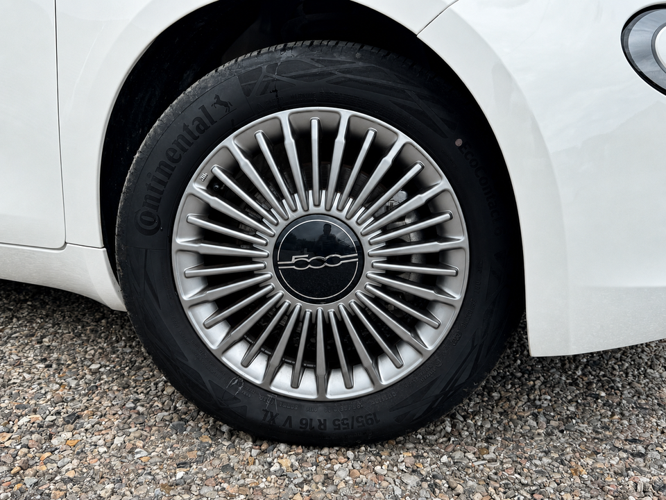 Fiat 500e 42 Icon 3d