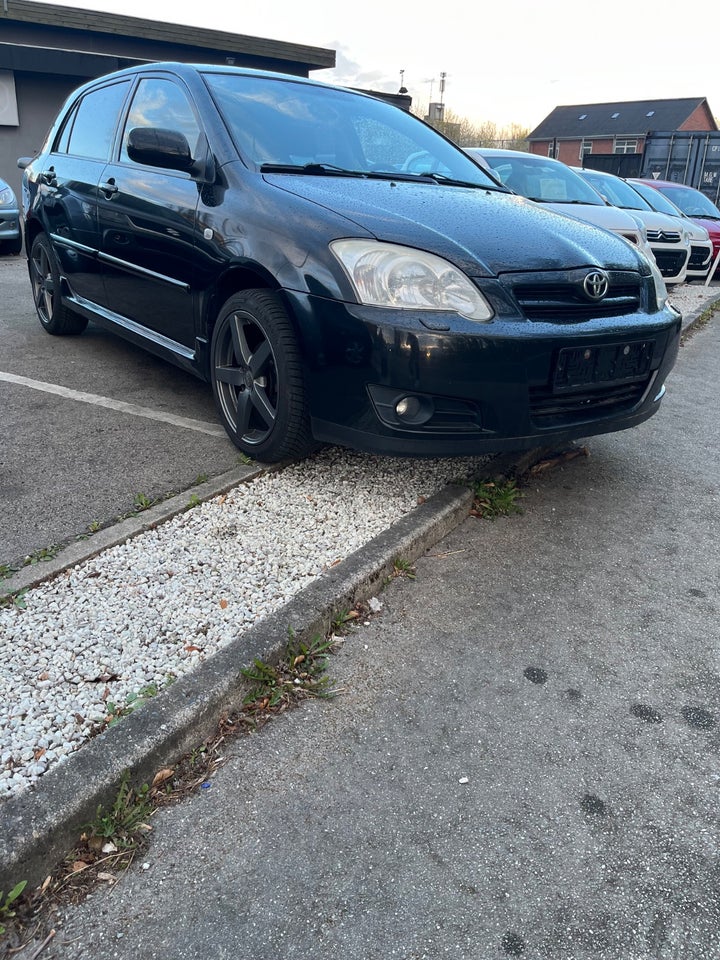 Toyota Corolla 1,6 Luna 5d