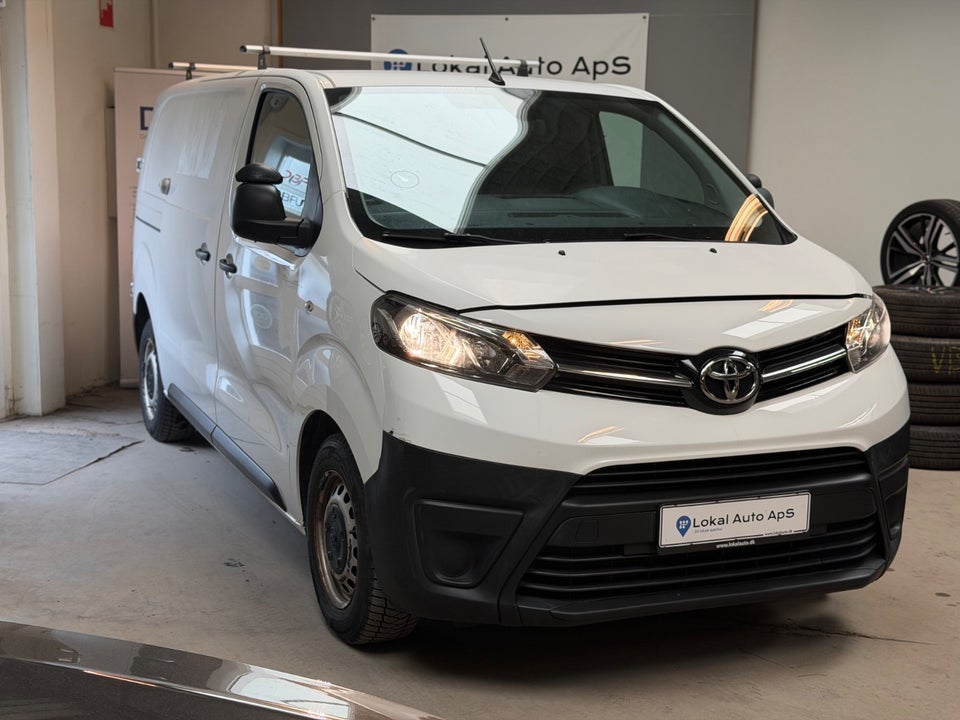 Toyota ProAce 2,0 D 120 Medium Comfort 4d