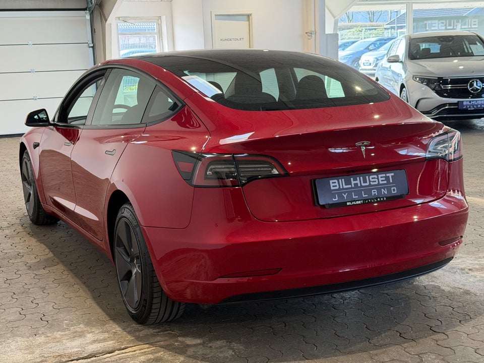 Tesla Model 3 RWD 4d