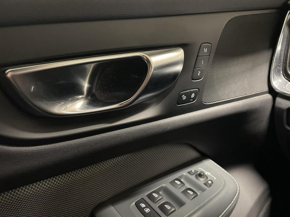 Volvo V60 2,0 T6 ReCharge R-Design aut. AWD 5d