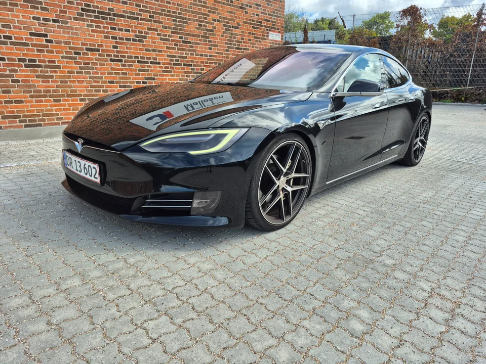 Tesla Model S 75 5d