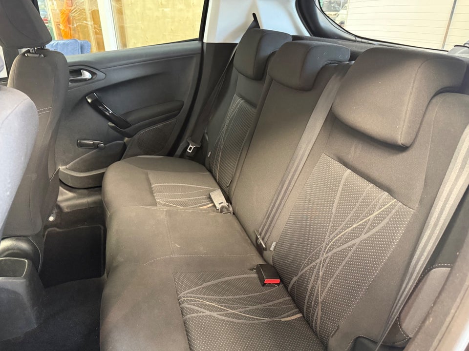 Peugeot 208 1,2 VTi Active 5d