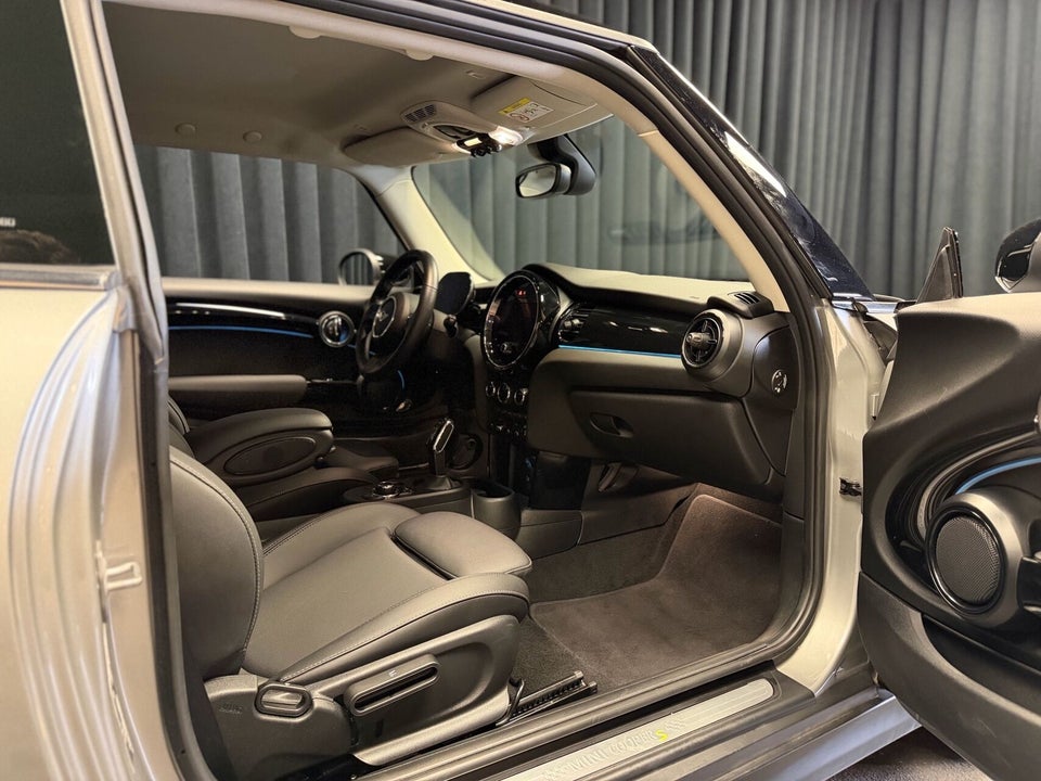MINI Cooper SE Classic Trim 3d