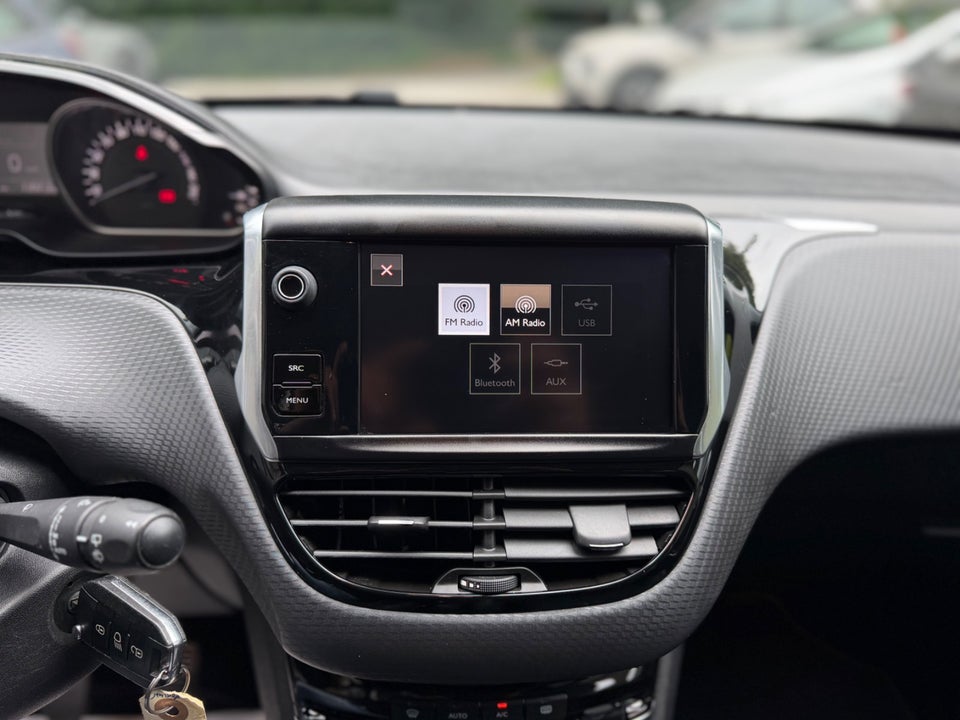 Peugeot 2008 1,6 BlueHDi 100 Allure 5d