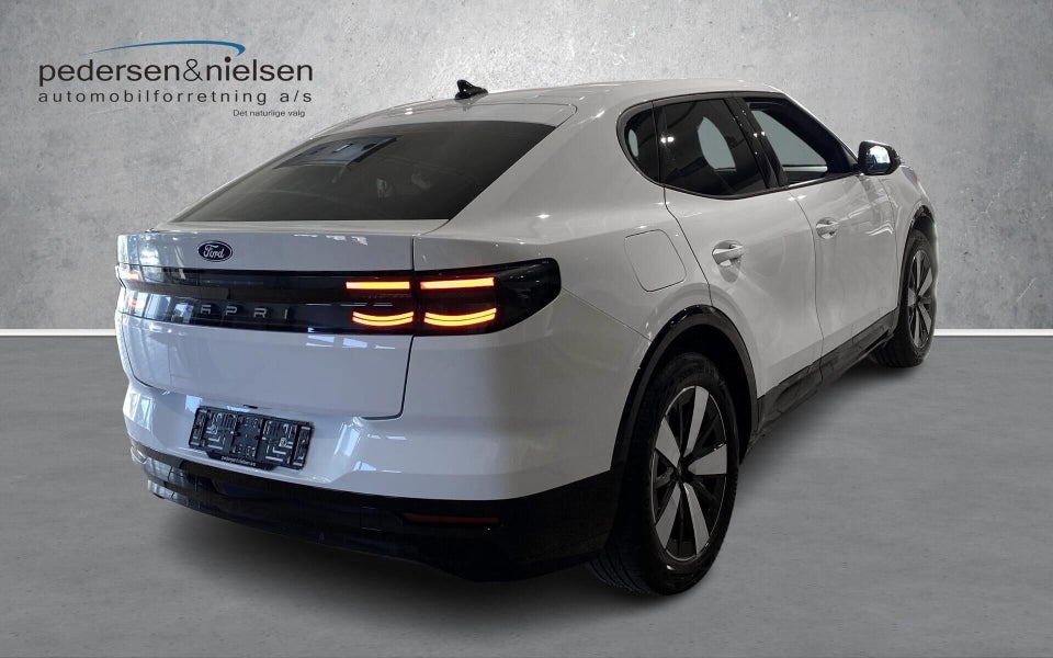 Ford Capri 77 Select Extended Range 5d