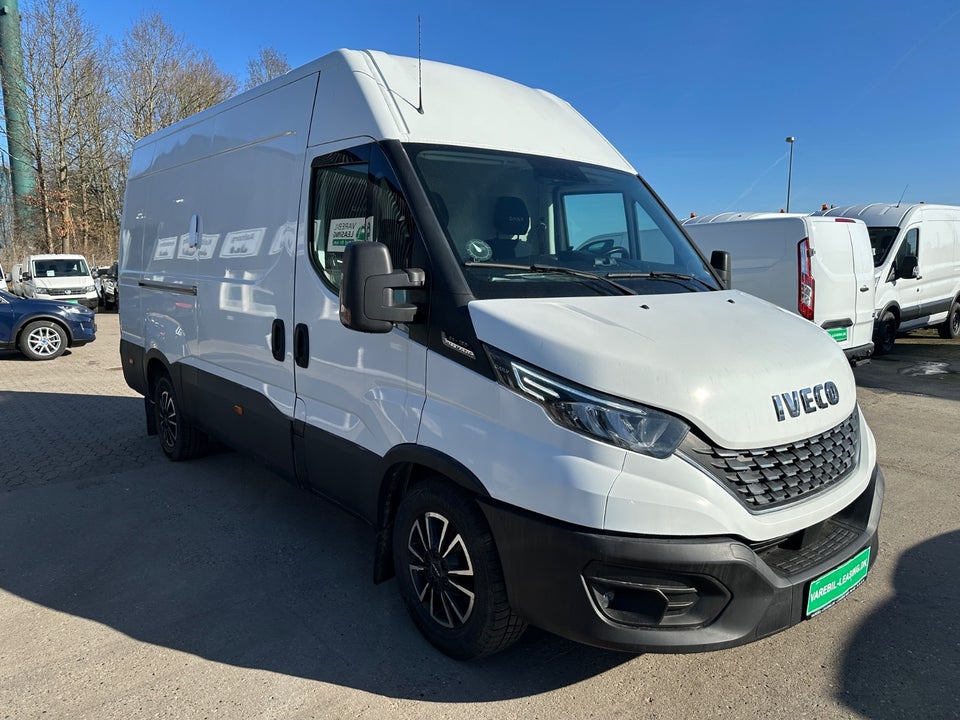 Iveco Daily 2,3 35C12 12m³ Van AG8