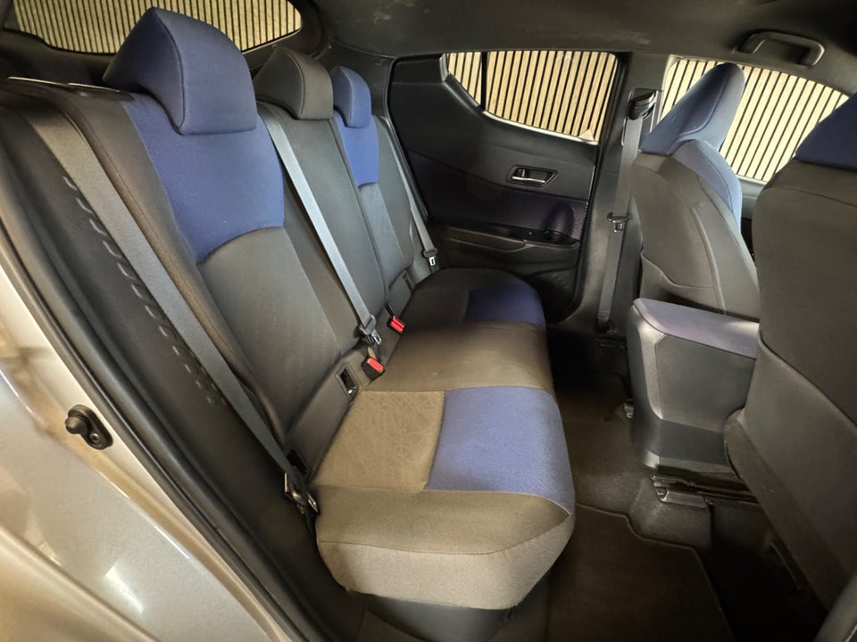 Toyota C-HR 1,8 Hybrid C-ULT CVT 5d