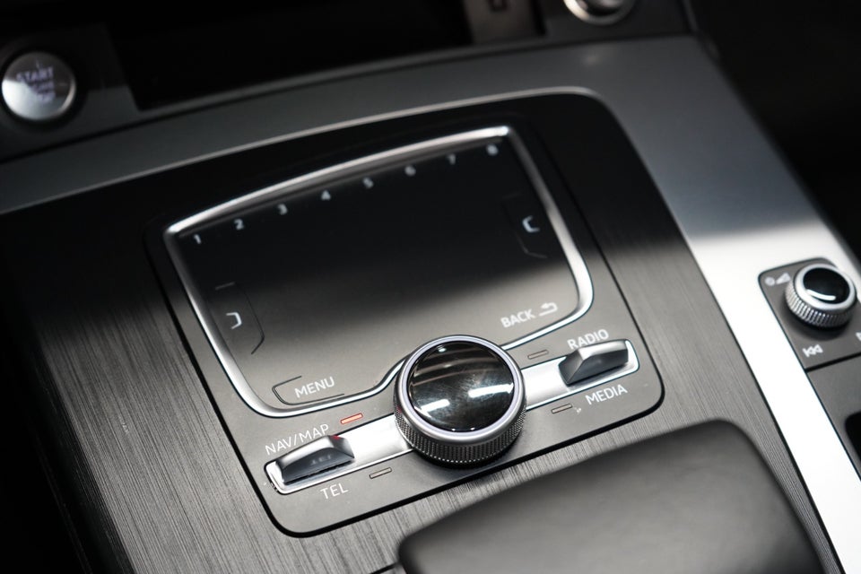 Audi Q5 55 TFSi e Sport quattro S-tr. 5d