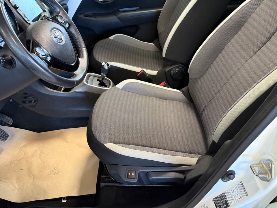 Toyota Aygo 1,0 VVT-i x-sky x-shift 5d