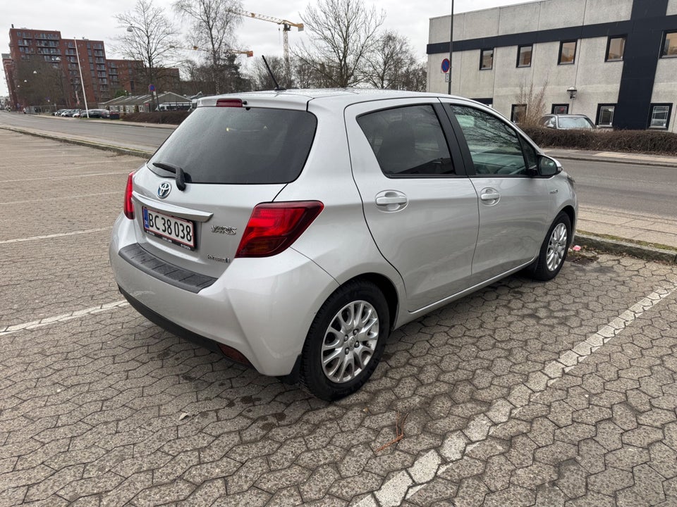 Toyota Yaris 1,5 Hybrid H3 e-CVT 5d