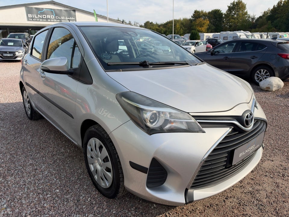 Toyota Yaris 1,3 VVT-i T2 5d