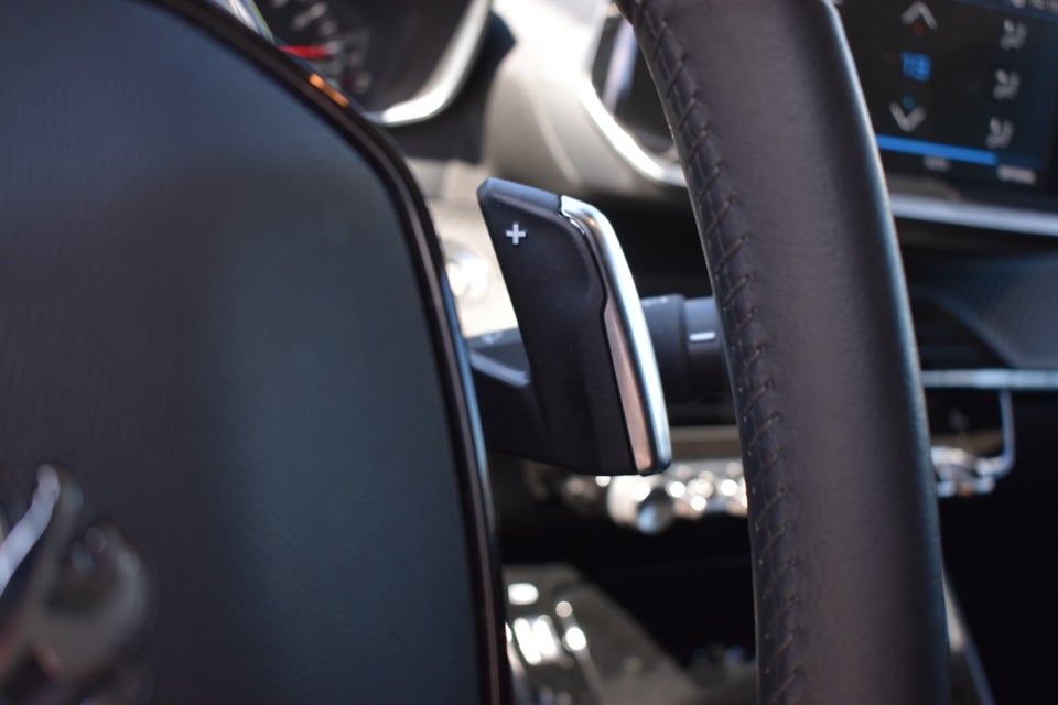 Peugeot 208 1,2 PureTech 100 Allure EAT8 5d