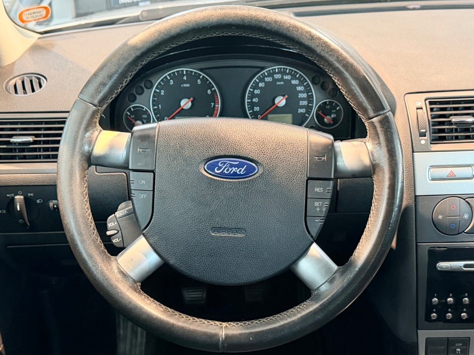 Ford Mondeo 2,0 145 Ambiente stc. 5d
