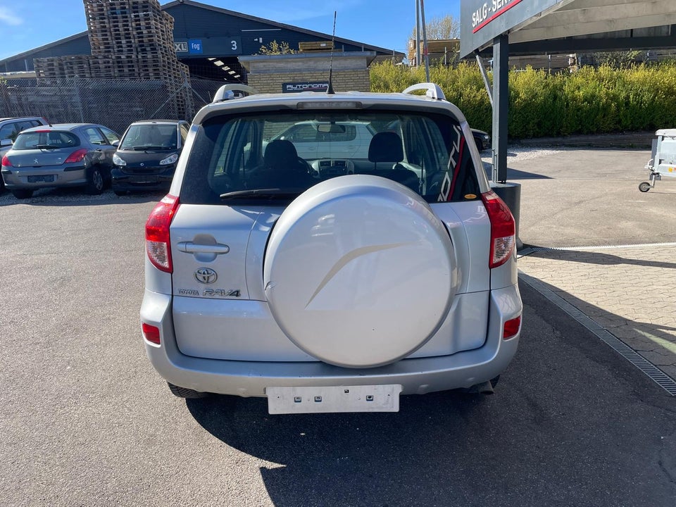 Toyota RAV4 2,0 VVT-i 4x4 Van 5d