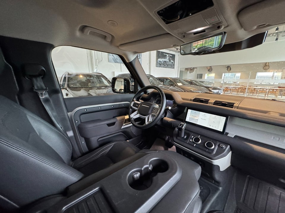 Land Rover Defender 110 3,0 D300 Hard Top SE aut. Van 5d