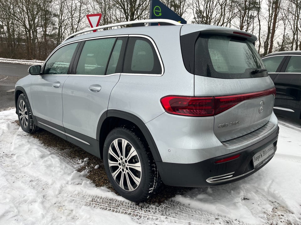 Mercedes EQB250+ Progressive 5d