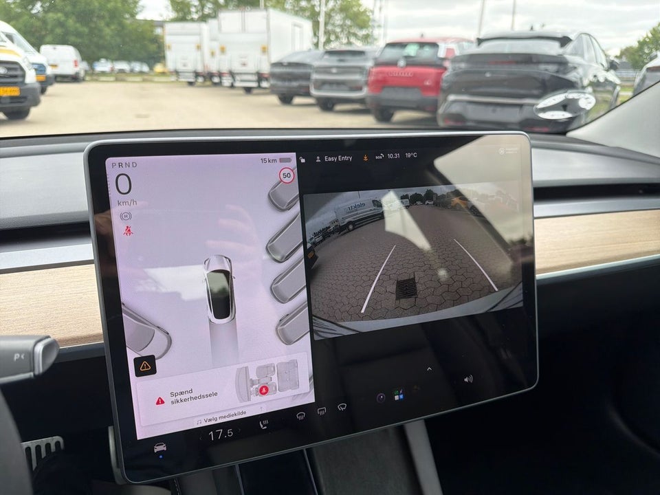 Tesla Model 3 Standard Range+ RWD 4d