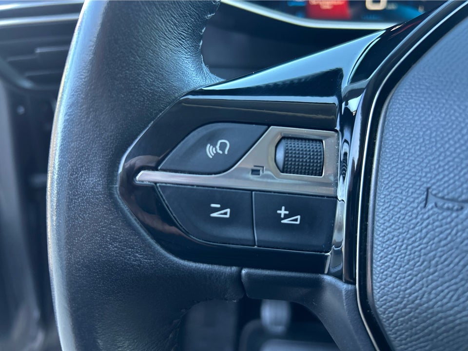 Peugeot 208 1,5 BlueHDi 100 Allure Pack 5d