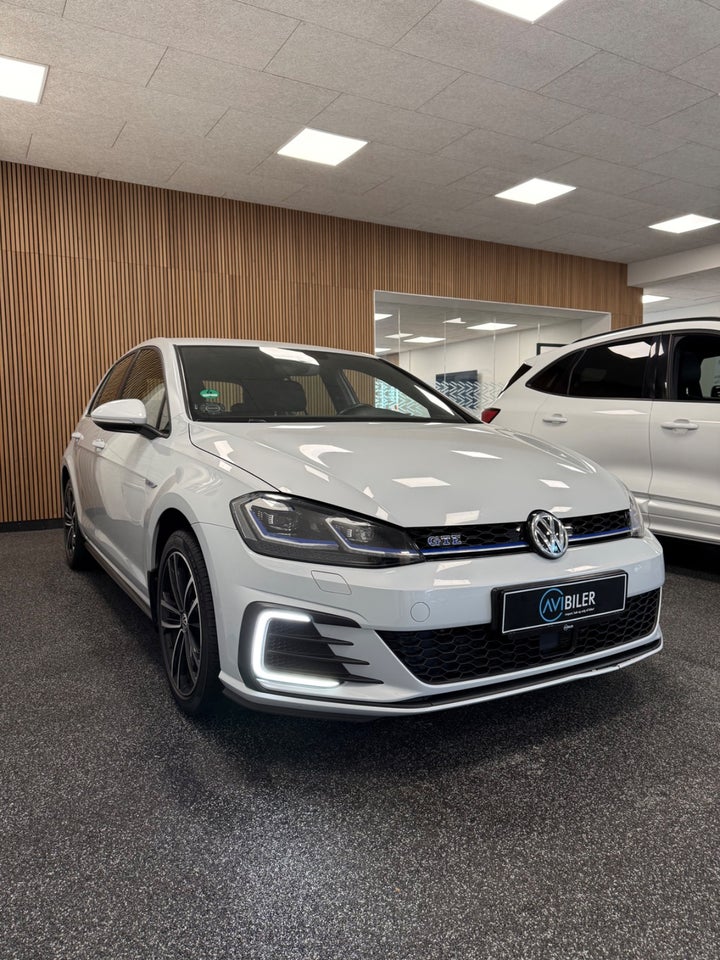 VW Golf VII 1,4 GTE DSG 5d
