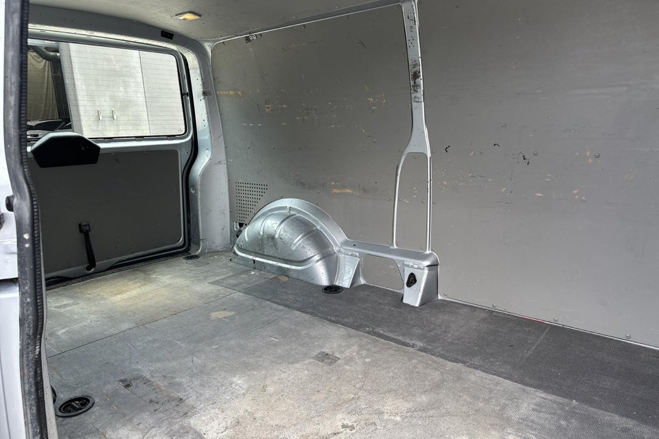 VW Transporter 2,0 TDi 150 Kassevogn DSG lang