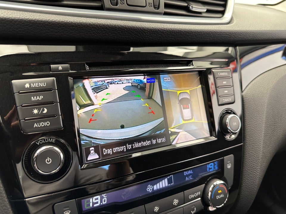 Nissan Qashqai 1,3 Dig-T 140 N-Connecta 5d