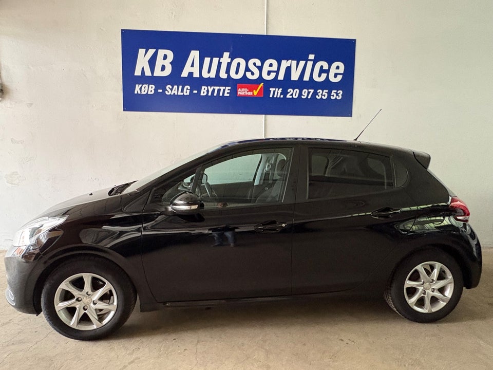 Peugeot 208 1,2 VTi 82 Allure Sky 5d
