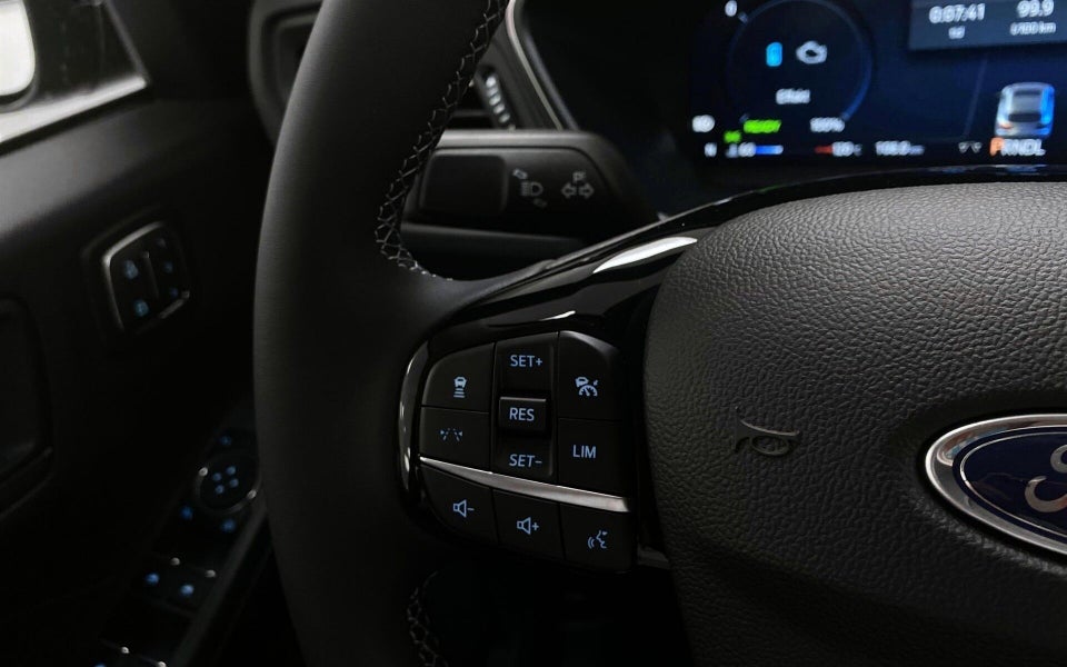 Ford Kuga 2,5 PHEV Active X CVT 5d