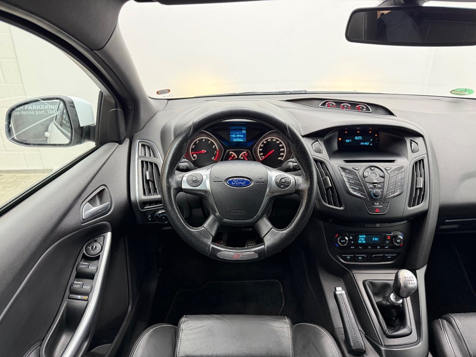 Ford Focus 2,0 SCTi 250 ST2 stc. 5d