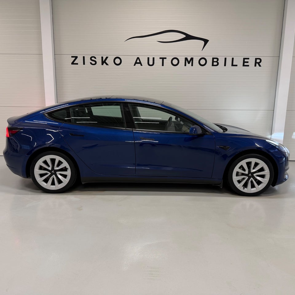 Tesla Model 3 Long Range AWD 4d