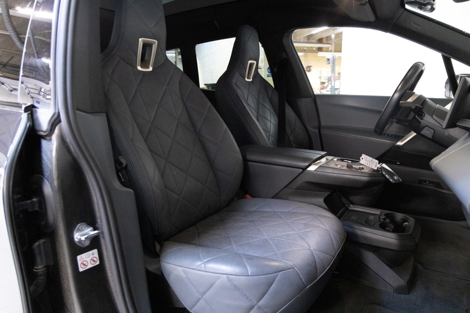 BMW iX xDrive40 Sport 5d