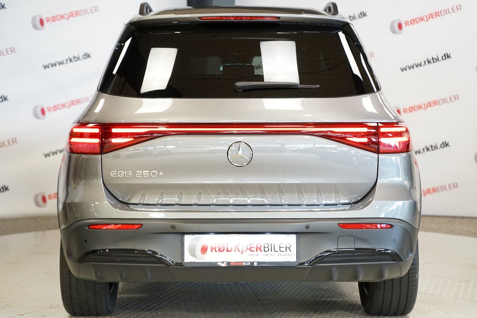 Mercedes EQB250+ AMG Line 5d