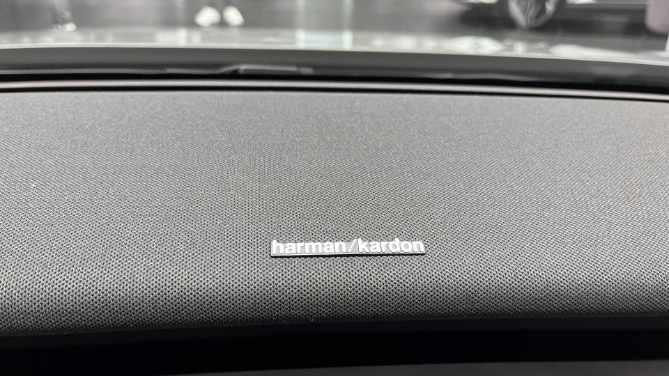 Volvo EX30 Extended Range Plus 5d