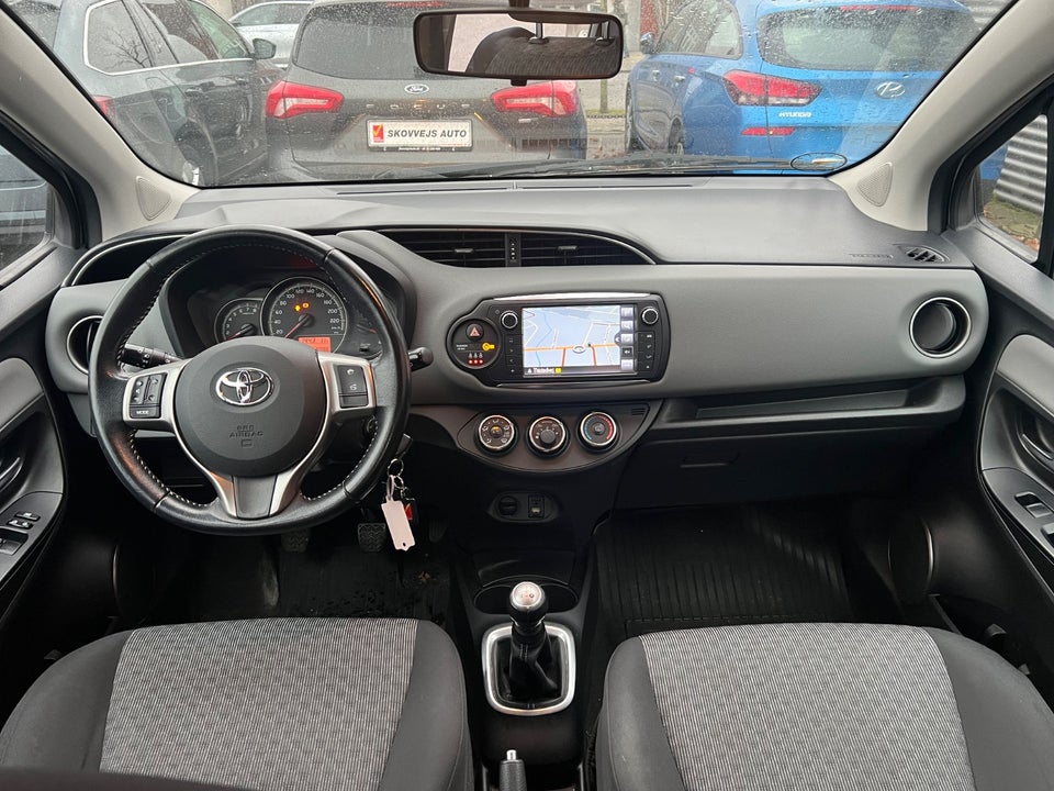 Toyota Yaris 1,0 VVT-i T2 Premium 5d