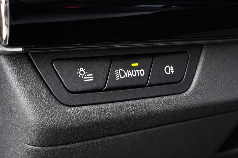 BMW iX1 eDrive20 X-Line 5d