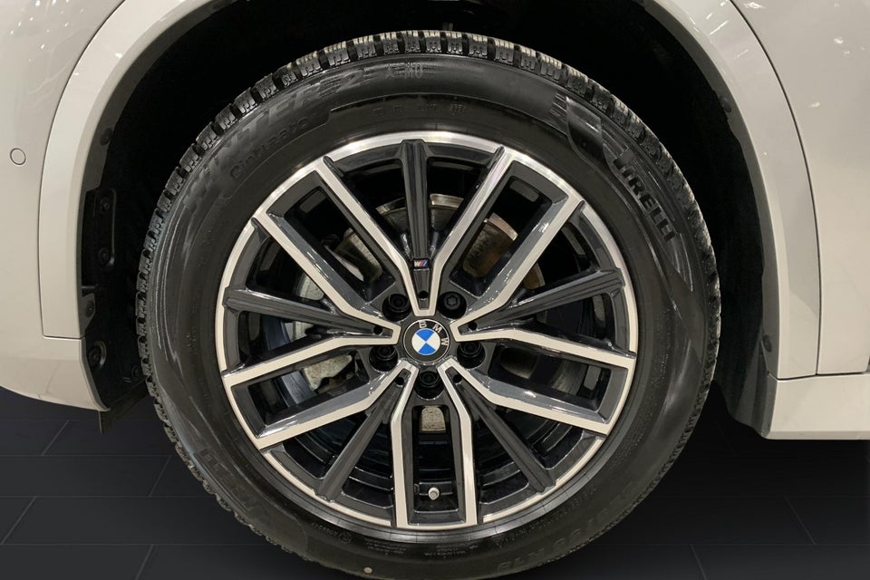 BMW iX1 eDrive20 Fully Charged 5d