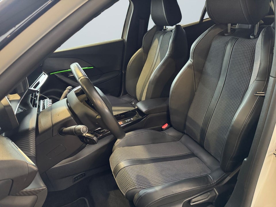 Peugeot e-2008 50 GT 5d