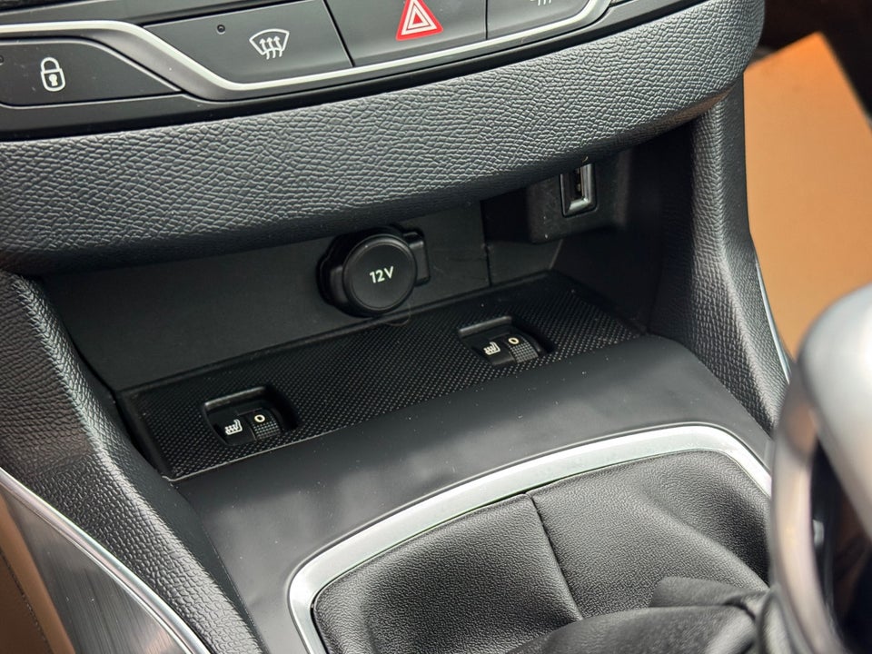 Peugeot 308 1,6 BlueHDi 120 Edition+ 5d