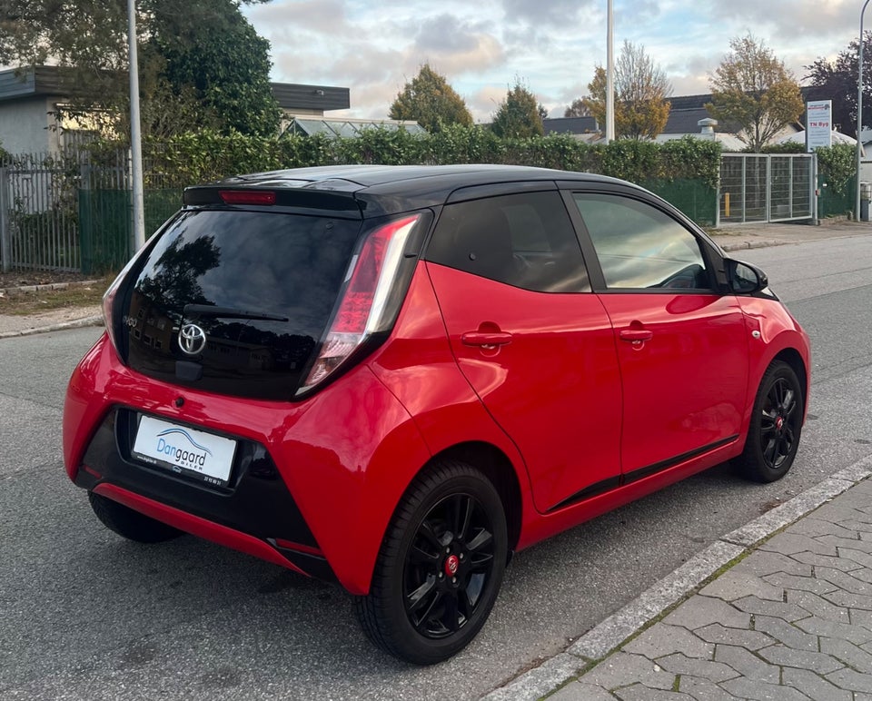 Toyota Aygo 1,0 VVT-i x-play 5d