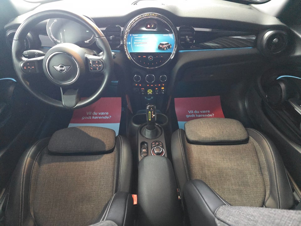 MINI Cooper SE Experience 3d